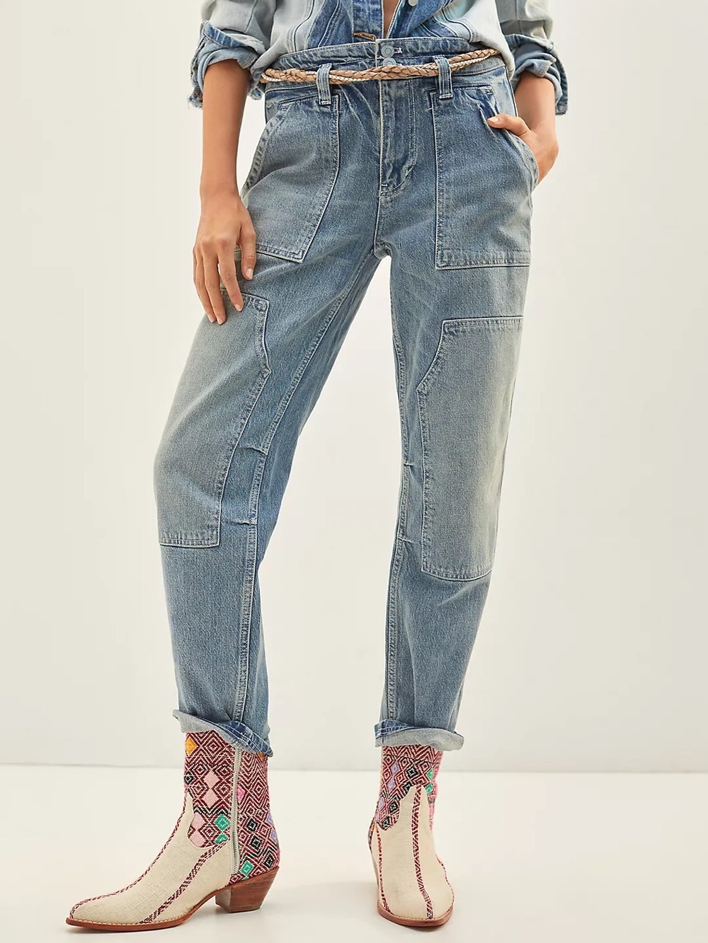 Anthropologie Pilcro The Wanderer Relaxed Jeans Light Wash Size 25